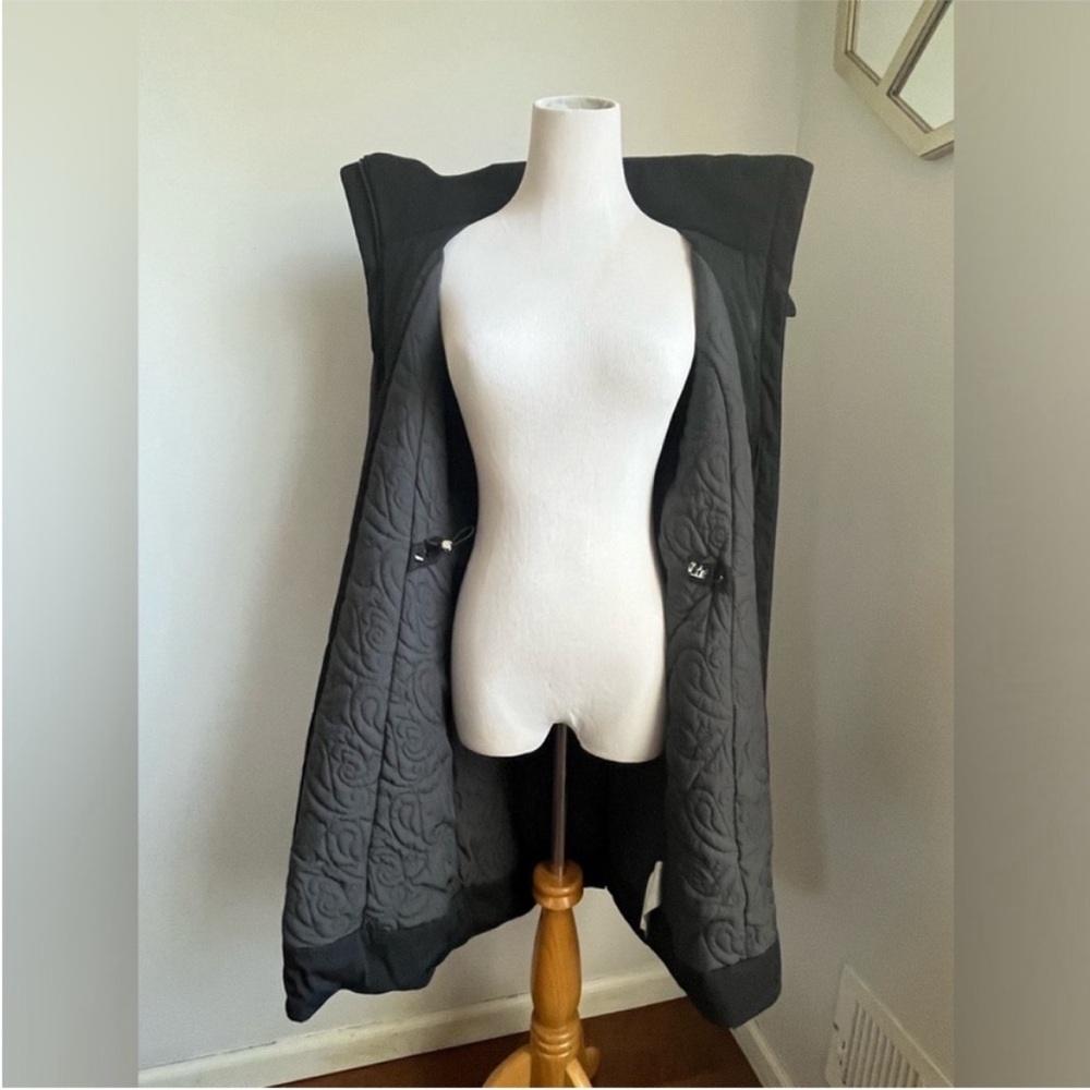 LULULEMON JACKET - Picture 15 of 15
